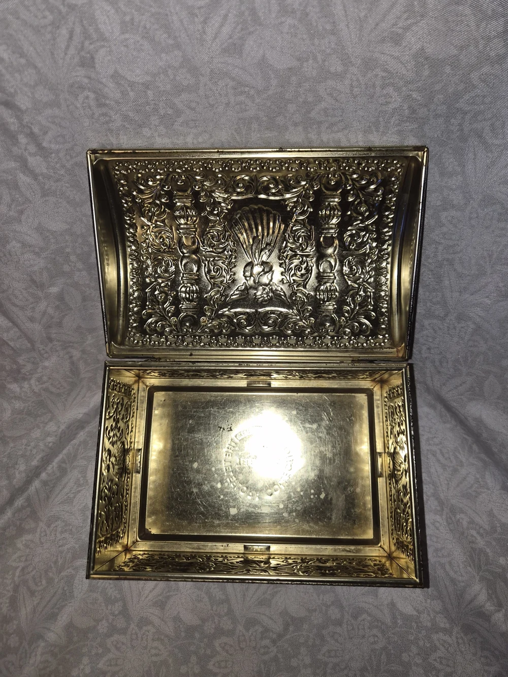 Vintage Teleflora Collection decorative tin treasure chest, 1970s or 1980s